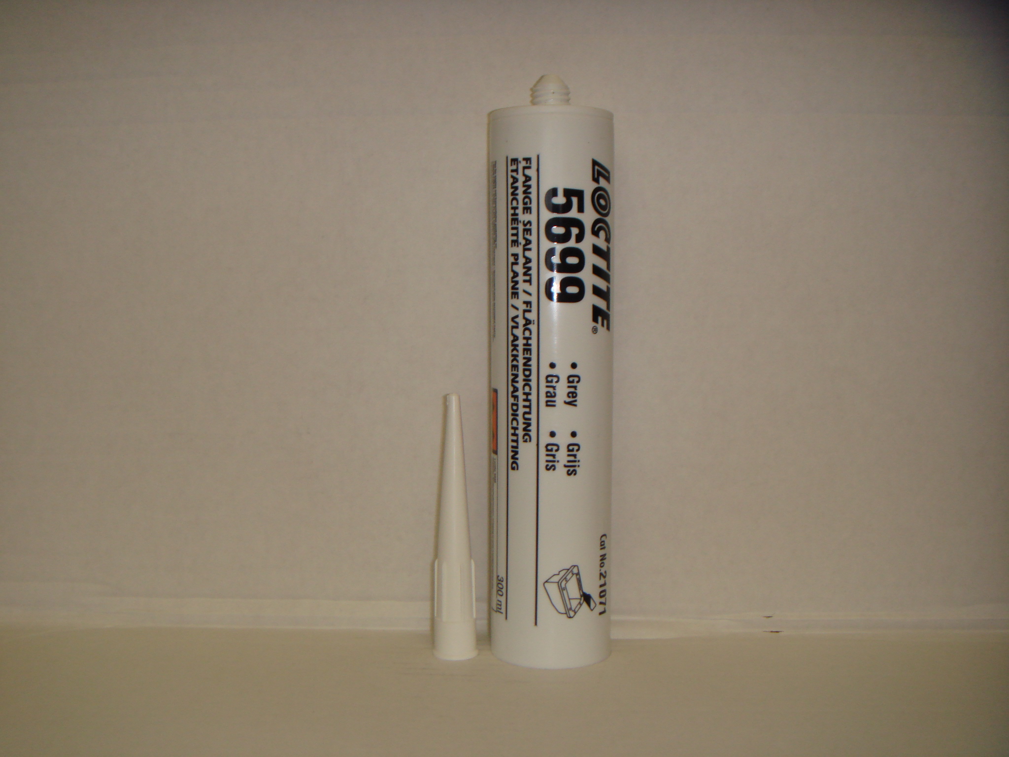 Купить Loctite 142480 Силиконовый нейтральный герметик, серый 300 ml